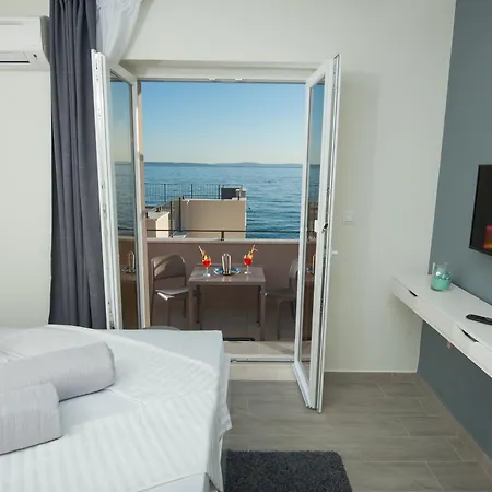 Seaside Luxury *
