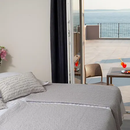 Seaside Luxury Apartment *