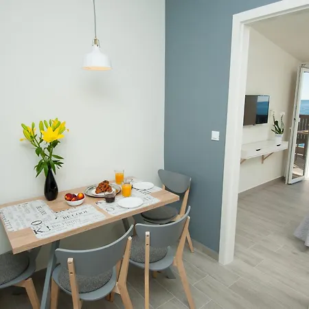 Seaside Luxury Apartment