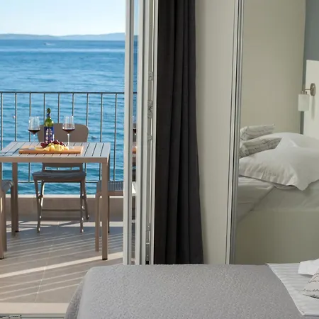Seaside Luxury Apartment