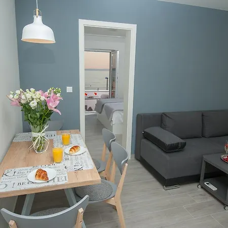 Seaside Luxury Apartment
