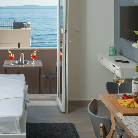 Seaside Luxury *