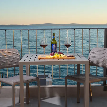Seaside Luxury *