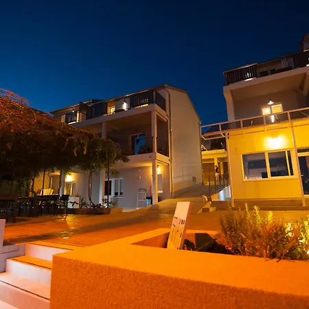 Seaside Luxury *